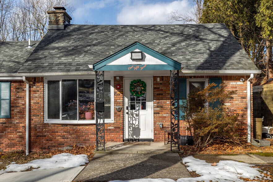 More Photos Of 153 Skylands Rd, Ringwood Office For Sale