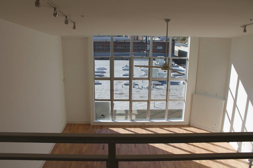 More Photos Of 1250 Missouri St, San Francisco Light Distribution For Lease