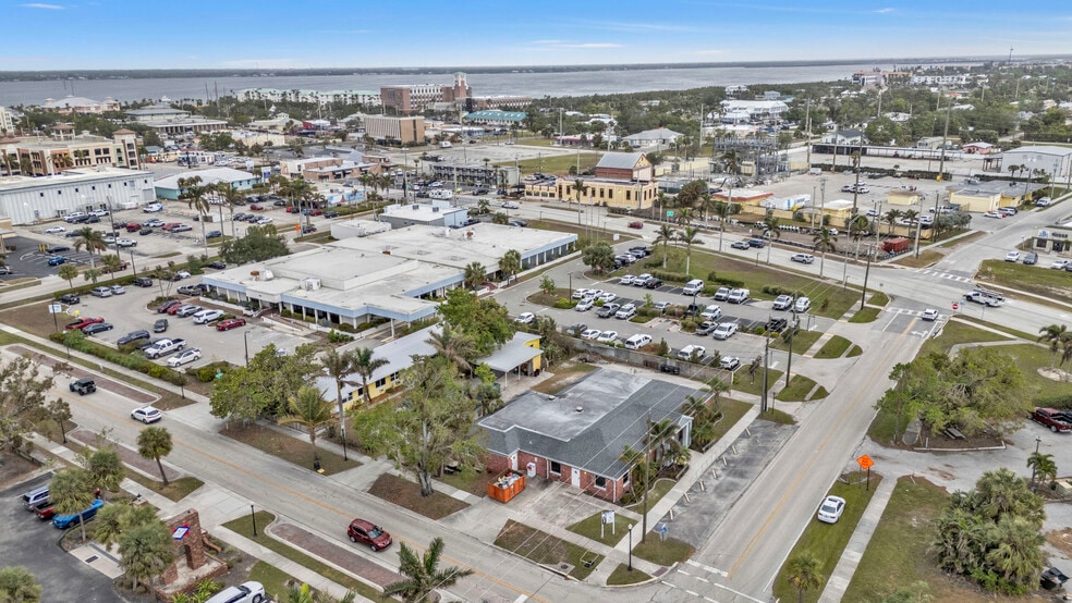 More Photos Of 128 W Charlotte Ave, Punta Gorda Office Residential For Sale