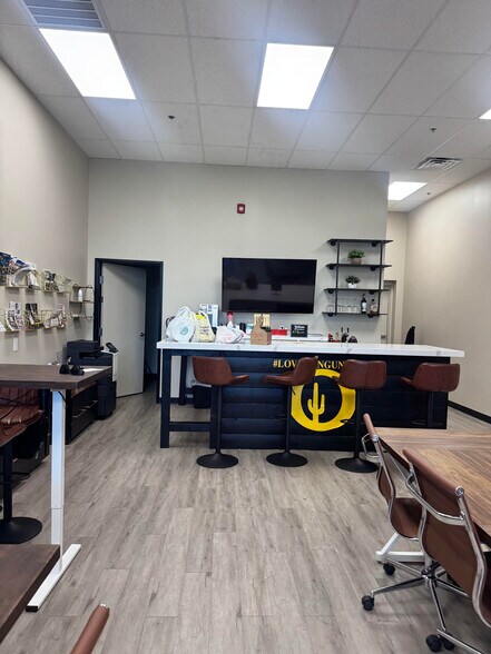 More Photos Of 11340 W Bell Rd, Surprise General Retail For Lease