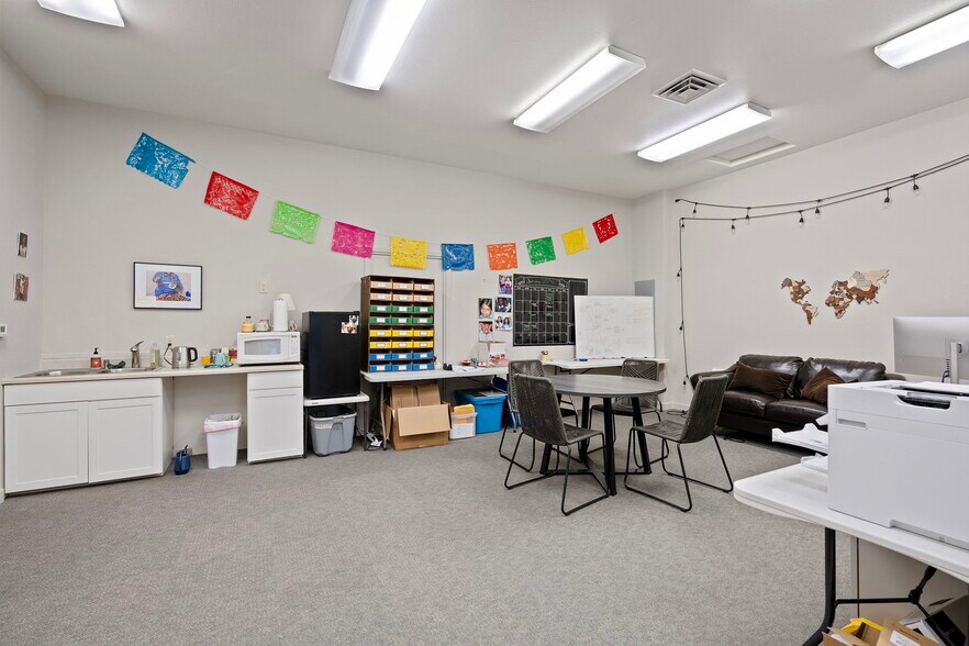 More Photos Of 352 E Hood Ave, Sisters General Retail For Sale