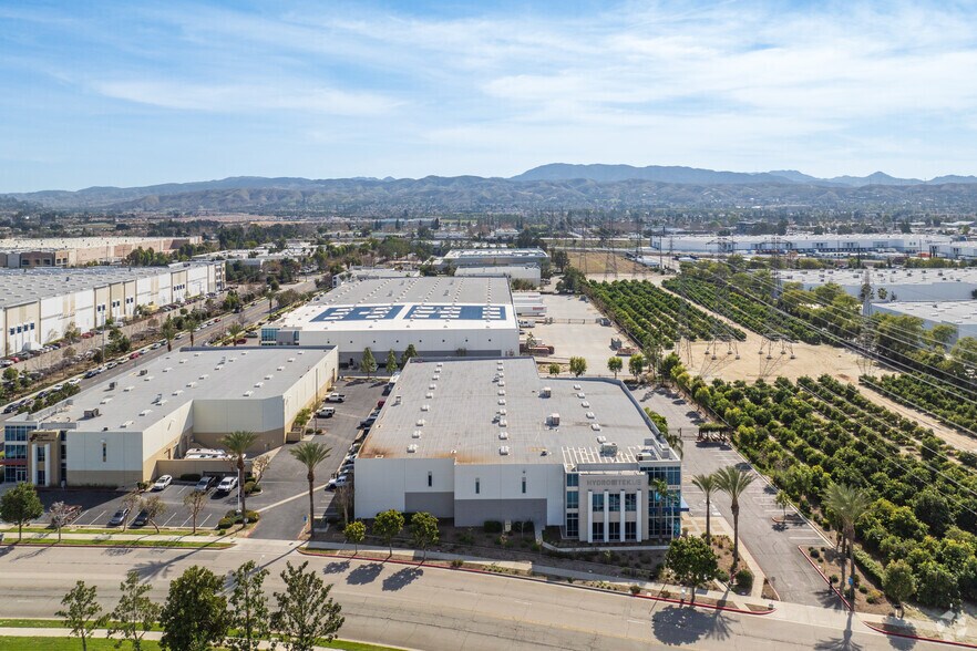 More Photos Of 2353 Almond Ave, Redlands Warehouse For Lease