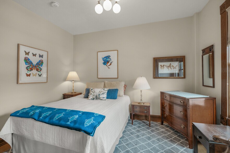 More Photos Of 233 SE 4th St, Pendleton Restaurant For Sale