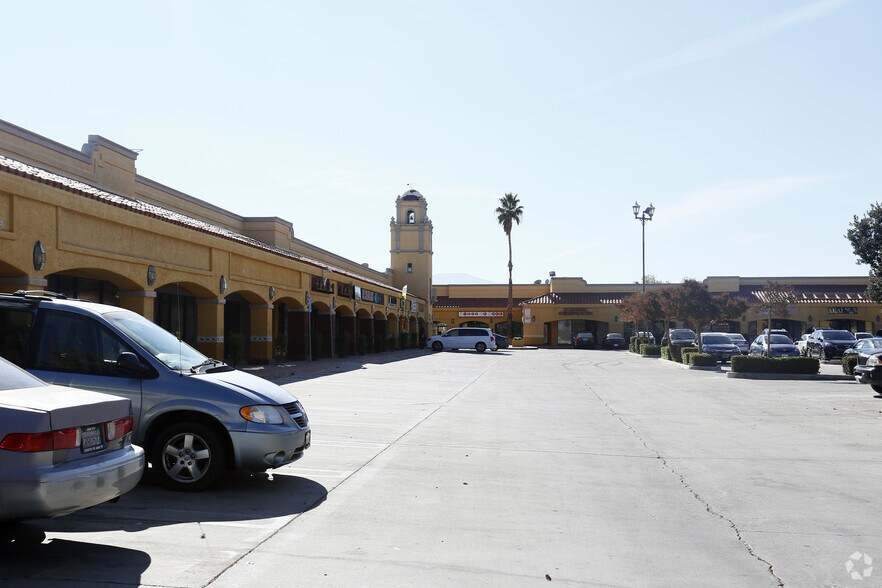 Primary Photo Of 2720-2728 E Palmdale Blvd, Palmdale Freestanding For Lease