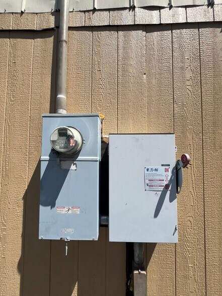 More Photos Of 4828-4830 NE 103rd Ave, Portland Warehouse For Lease