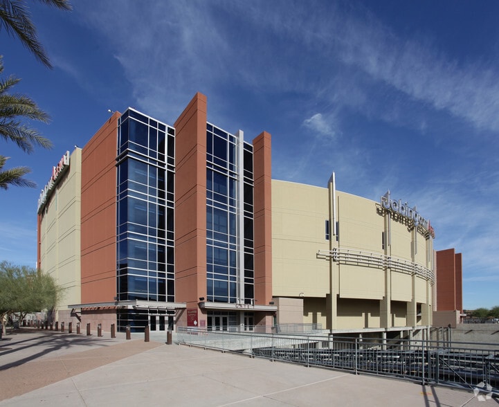 More Photos Of W Glendale Ave @ SEC Glendale Ave & Loop 101, Glendale Unknown For Lease