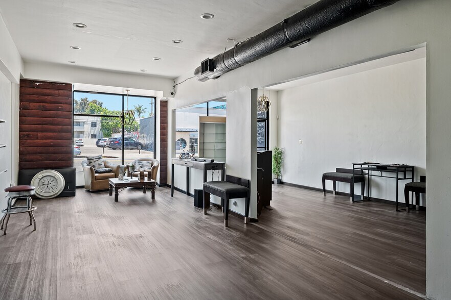 More Photos Of 355-359 N Fairfax Ave, Los Angeles Storefront Retail Office For Lease