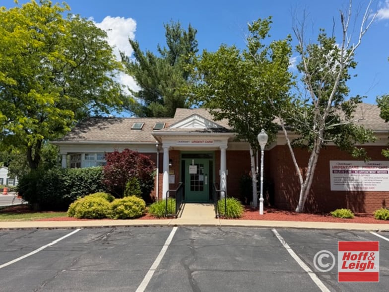 Primary Photo Of 1037 N Main St, Akron Office For Lease