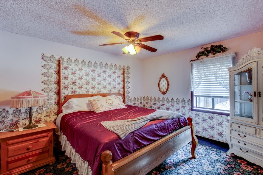 More Photos Of 8136 S Brook Forest Rd, Evergreen Specialty For Sale