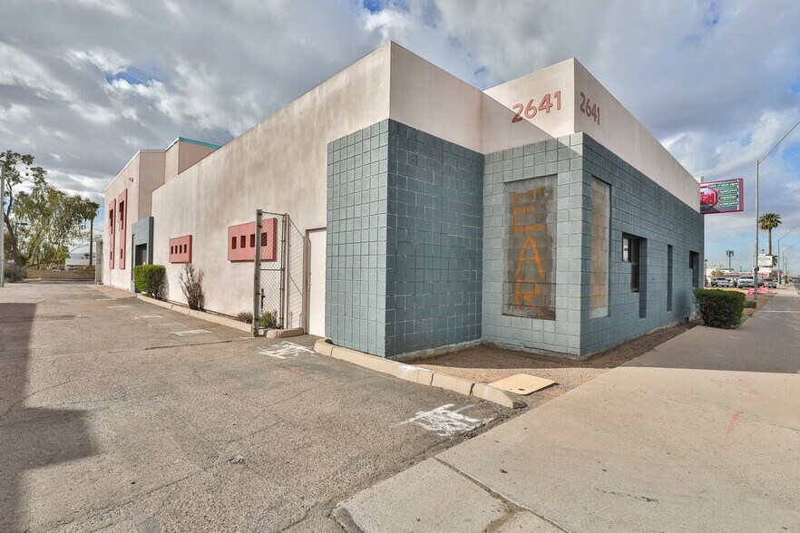 More Photos Of 2641 E McDowell Rd, Phoenix Loft Creative Space For Lease