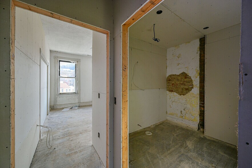 More Photos Of 1913 Central Ave, Cincinnati Office Residential For Sale