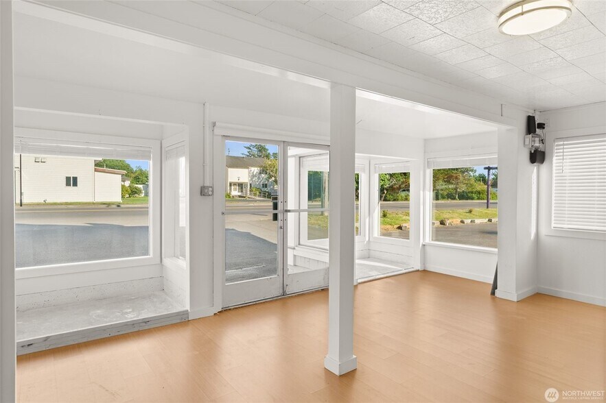 More Photos Of 4705 Pacific Way, Seaview Freestanding For Sale