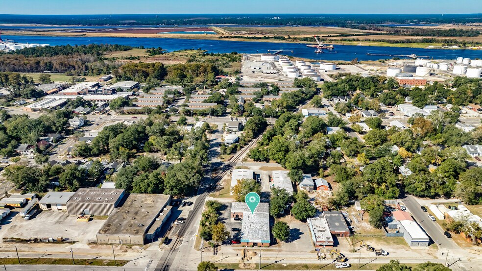 More Photos Of 1316 S 5th Ave, Wilmington Service For Sale