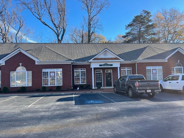 Primary Photo Of 327 Dahlonega Rd, Cumming Medical For Lease