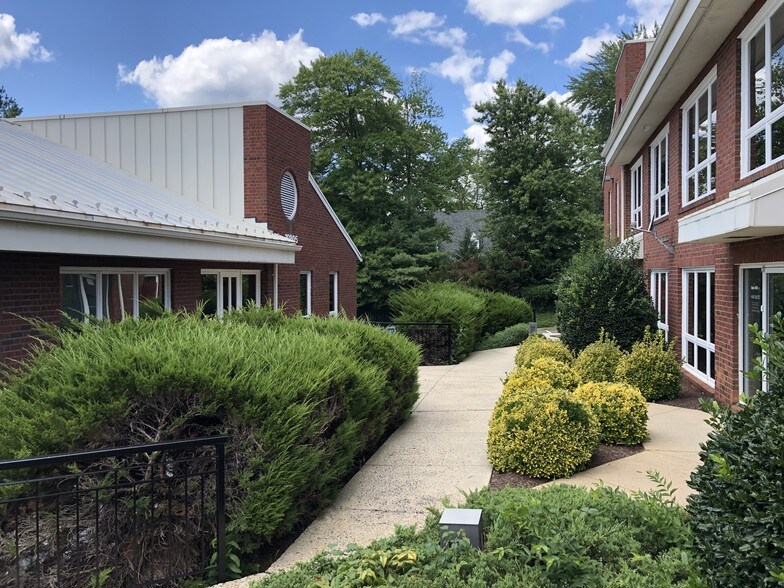 More Photos Of 10805 Main St, Fairfax Medical For Sale