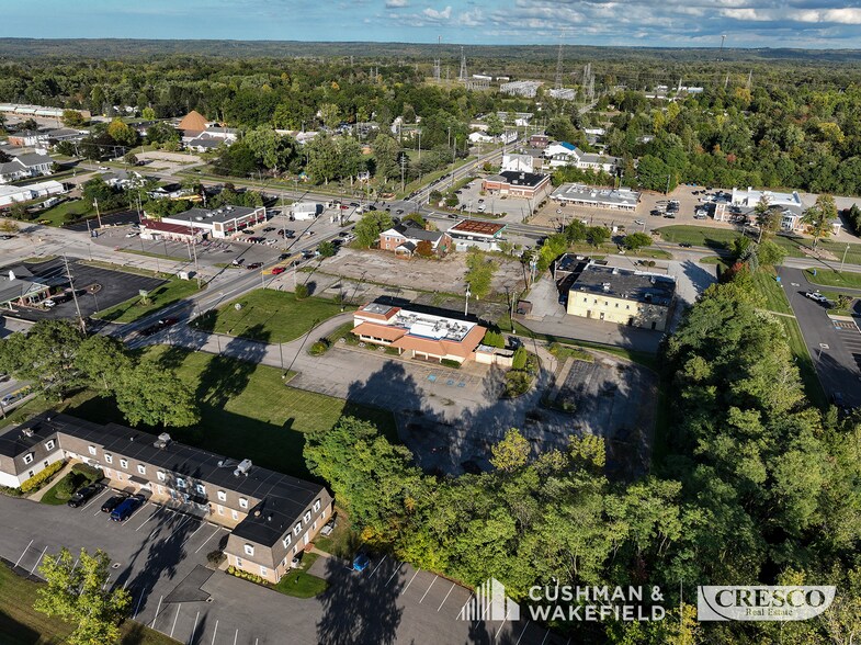 More Photos Of 8745-8763 Mayfield Rd, Chesterland Light Manufacturing For Lease