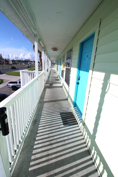 More Photos Of 6434 US Highway 19, New Port Richey Hotel For Sale