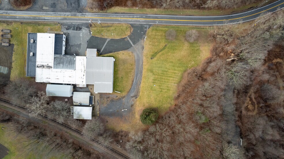 More Photos Of 180 Ushers Rd, Round Lake Warehouse For Sale