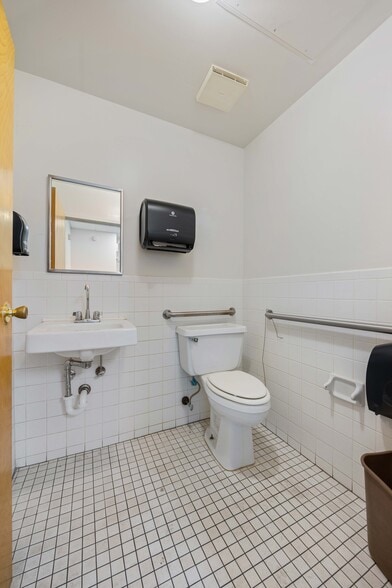 More Photos Of 200-12 44th Ave, Bayside Office For Lease