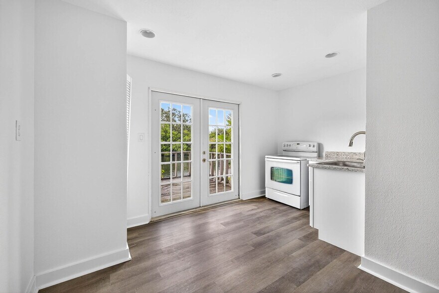 More Photos Of 3225 W Shell Point Rd, Ruskin Apartments For Sale