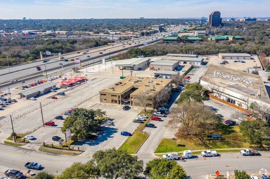 More Photos Of 8527 Village Dr, San Antonio Medical For Lease