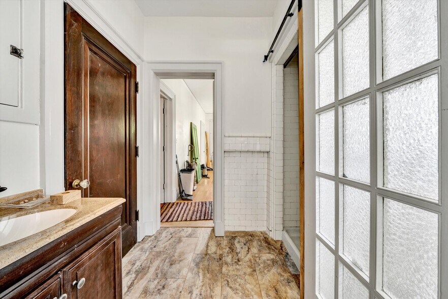 More Photos Of 1736 Grandin Rd SW, Roanoke Apartments For Sale
