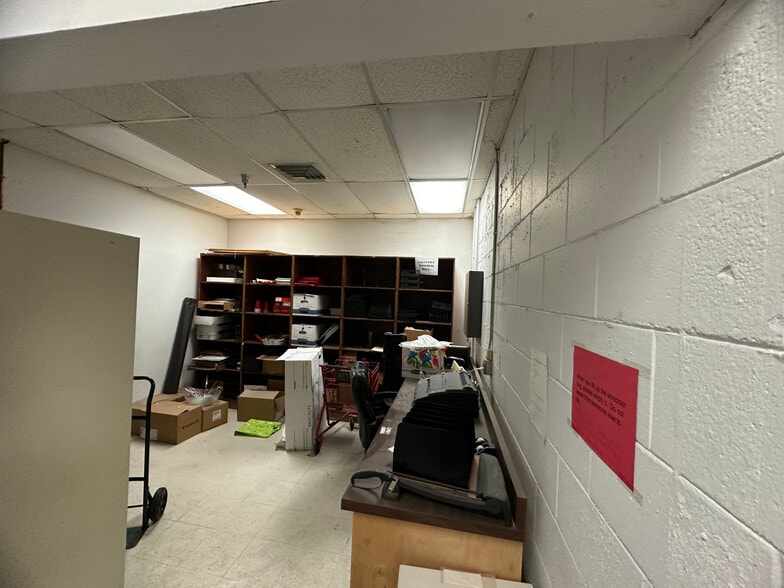 More Photos Of 201 N Troup St, Valdosta Office For Sale