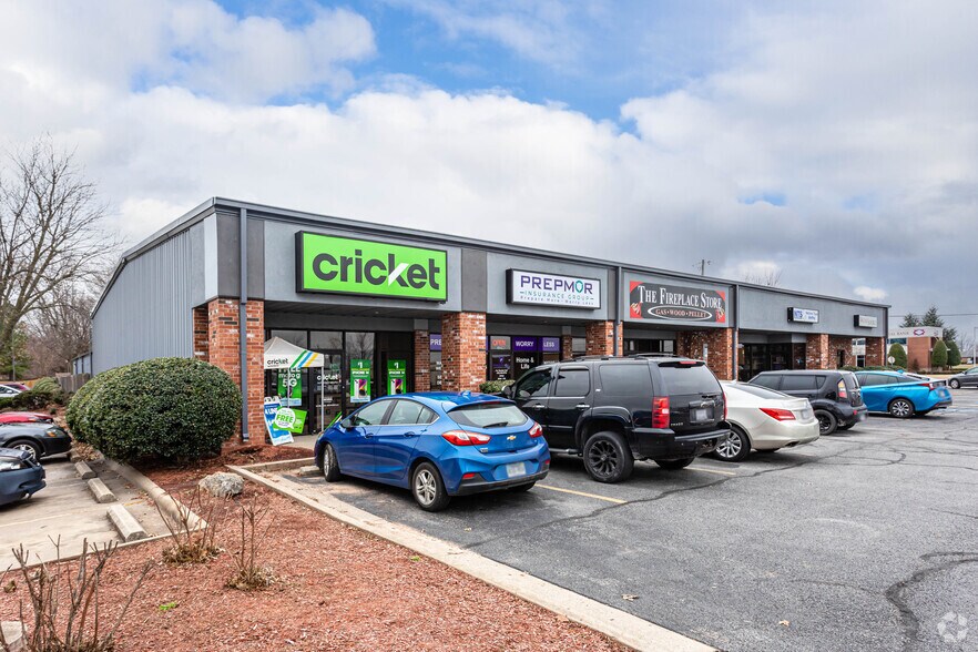 More Photos Of 3329 W Sunset Ave, Springdale Unknown For Lease