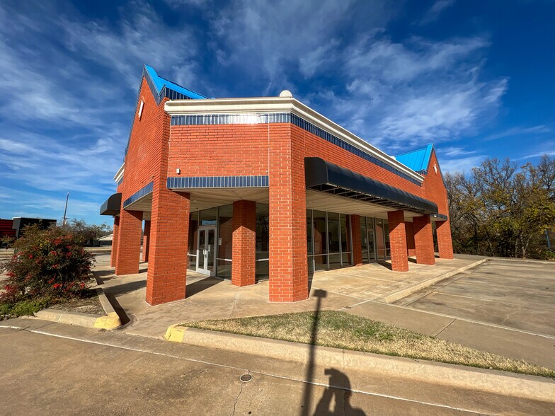 More Photos Of 5959 NW Expressway St, Oklahoma City Freestanding For Lease