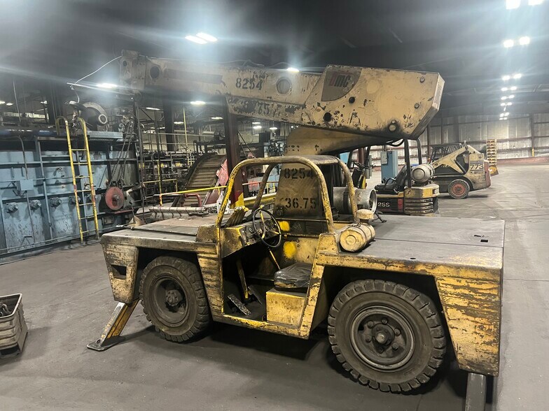 More Photos Of 400 S Gray St, Albany Manufacturing For Sale