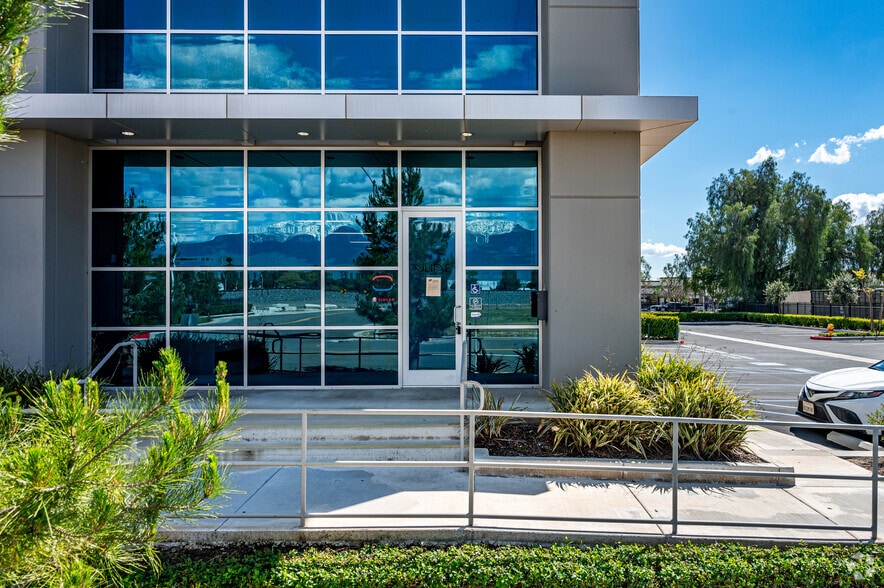 More Photos Of 1176 E California St, Ontario Warehouse For Lease