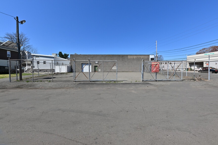 More Photos Of 72 Illinois Ave, Paterson Warehouse For Sale