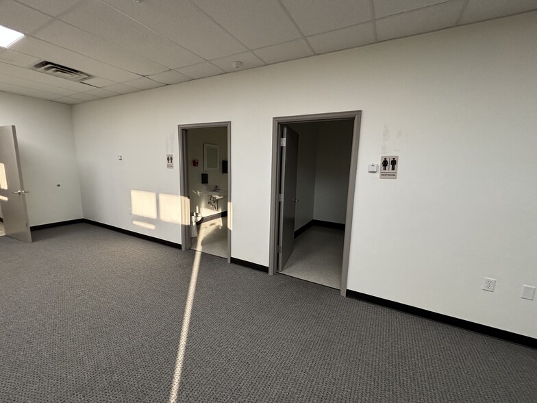 More Photos Of 738 Scarlet St, Grand Junction Warehouse For Lease