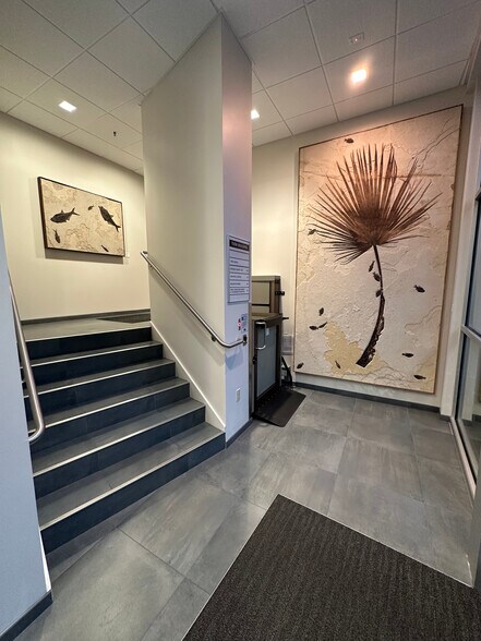More Photos Of 2341 Eastlake Ave E, Seattle Office For Lease