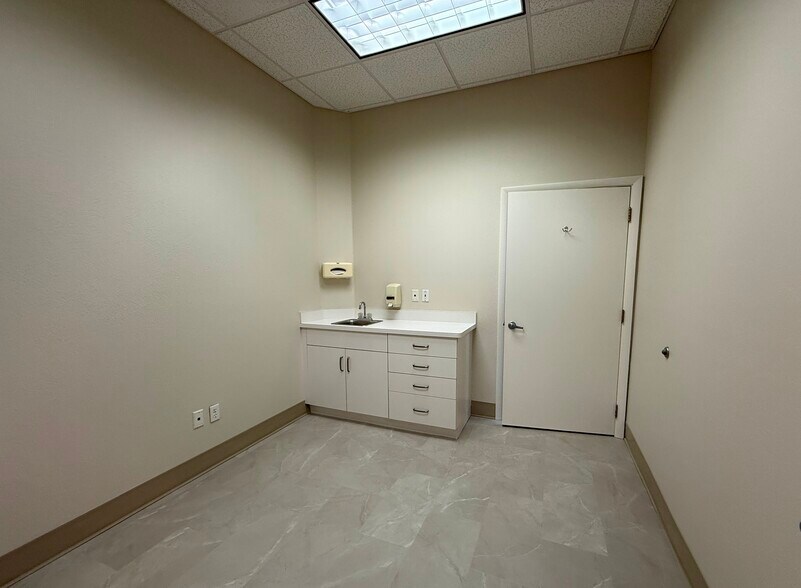 More Photos Of 1200 W Granada Blvd, Ormond Beach Medical For Lease