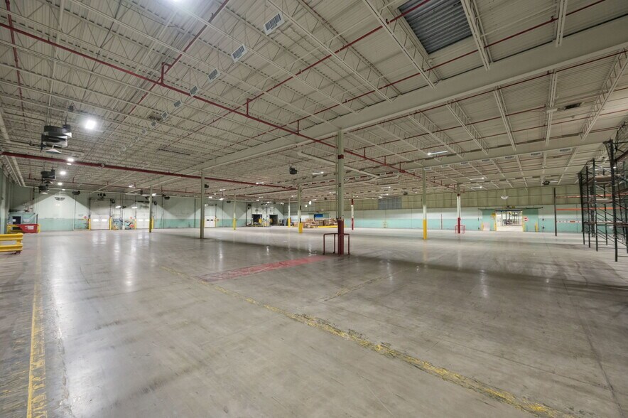 More Photos Of 443 Shaker Rd, East Longmeadow Light Distribution For Lease