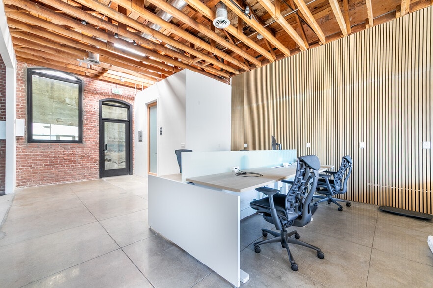More Photos Of 1005 N Madison Ave, Los Angeles Storefront Retail Office For Sale