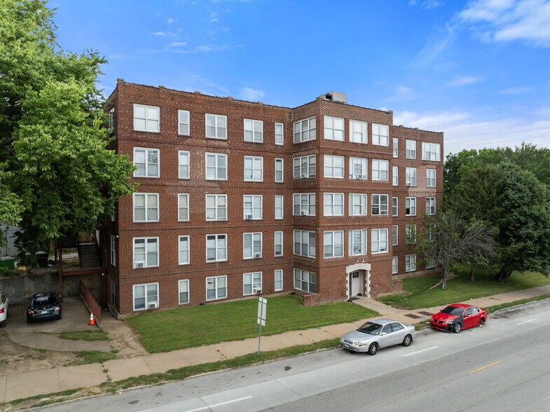 More Photos Of 8612 Halls Ferry Rd, Saint Louis Apartments For Sale