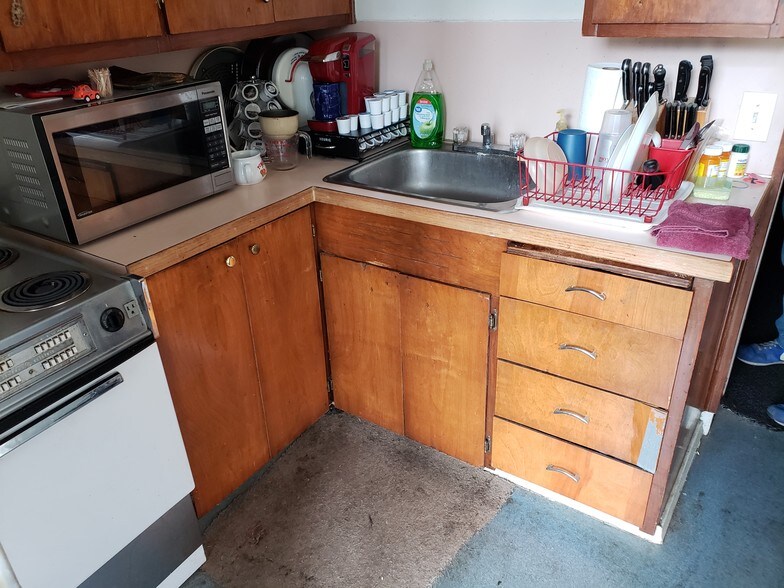 More Photos Of 145 S Main St, Jefferson Apartments For Sale