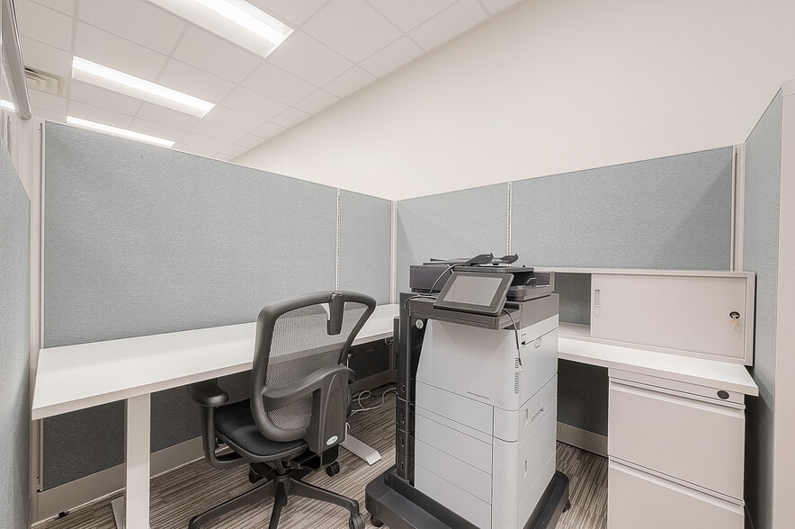 More Photos Of 23537 Kingsland Blvd, Katy Office For Sale