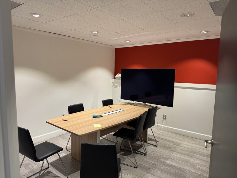 More Photos Of 228 N Park Ave, Winter Park Loft Creative Space For Lease