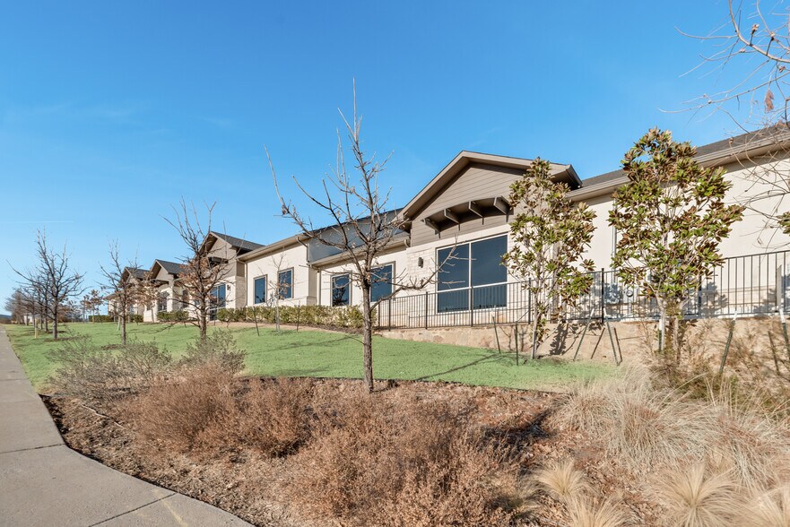 More Photos Of 250 Gerault Rd, Flower Mound Medical For Sale