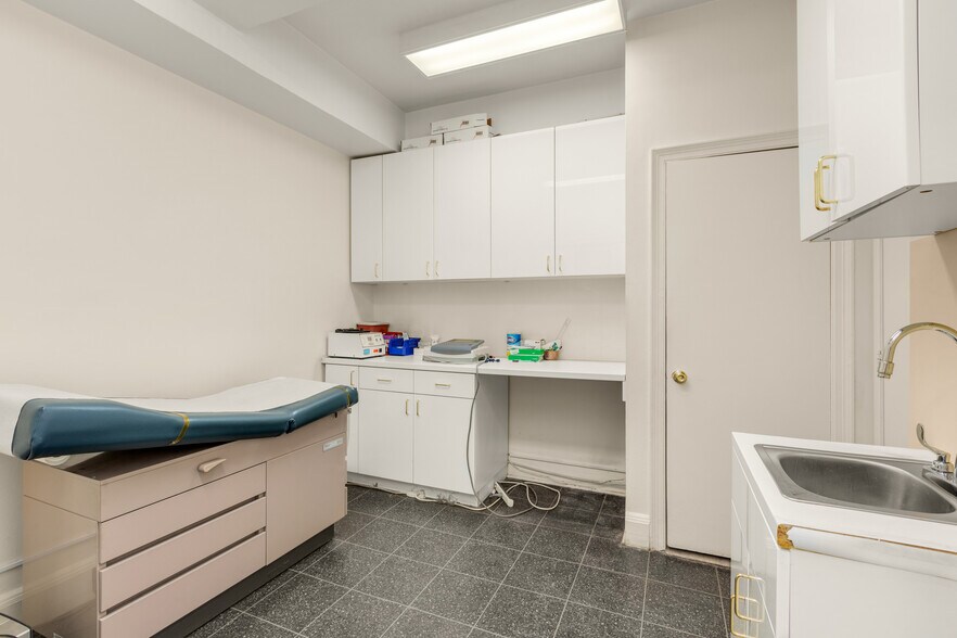 More Photos Of 235 E 22nd St, New York Apartments For Sale