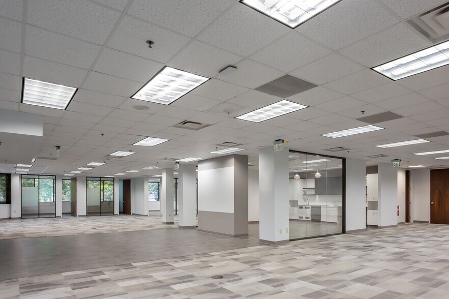 More Photos Of 5565 Centerview Dr, Raleigh Office For Lease