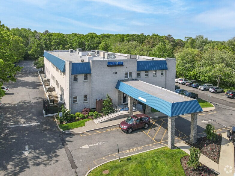More Photos Of 240 Patchogue Yaphank Rd, East Patchogue Medical For Lease