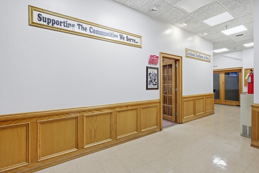 More Photos Of 117 E 4th St, Joplin Office For Sale