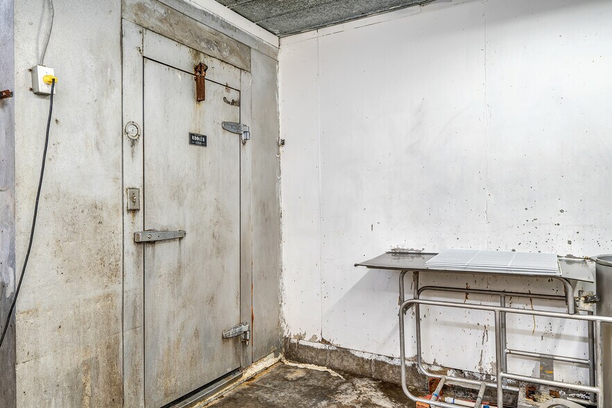 More Photos Of 17390 TX-36, Somerville Restaurant For Sale