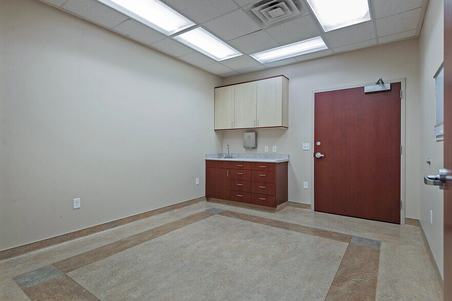 More Photos Of 320 W River Park Dr, Provo Medical For Sale