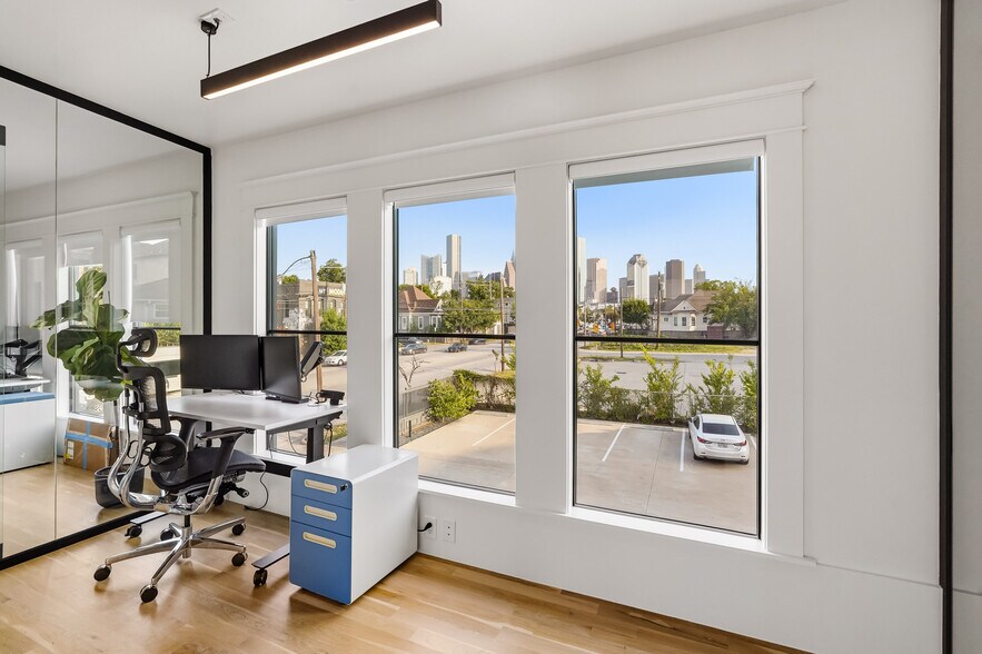 More Photos Of 1719 Houston Ave, Houston Office For Sale