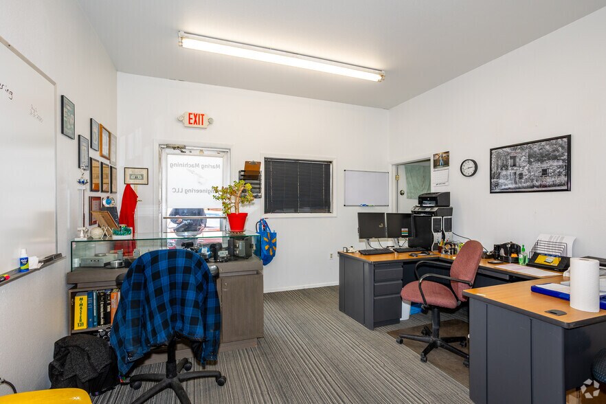 More Photos Of 776 W Baseline Rd, Lafayette Warehouse For Lease